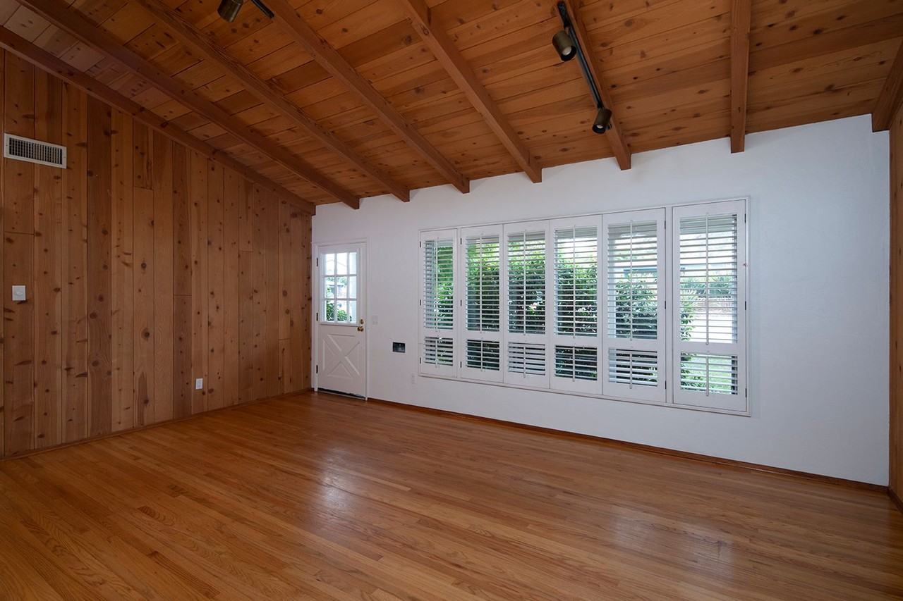 2111 Emerald St - Photo 5 of 21