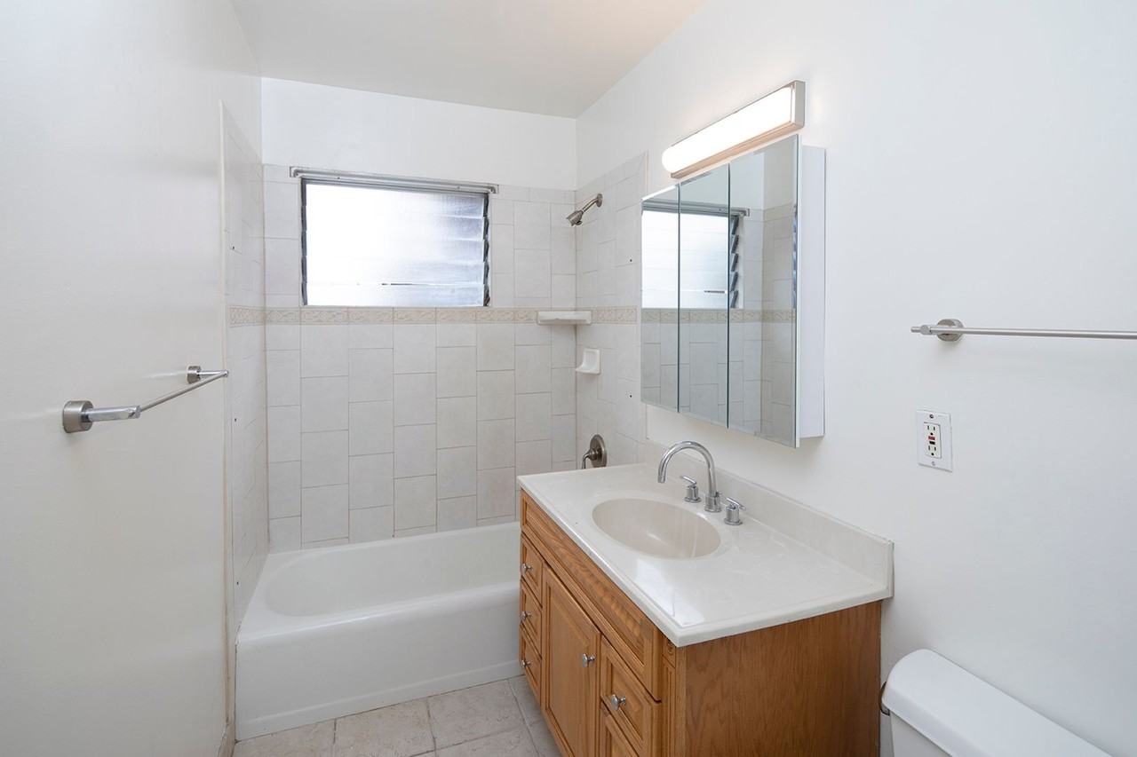 2111 Emerald St - Photo 7 of 21