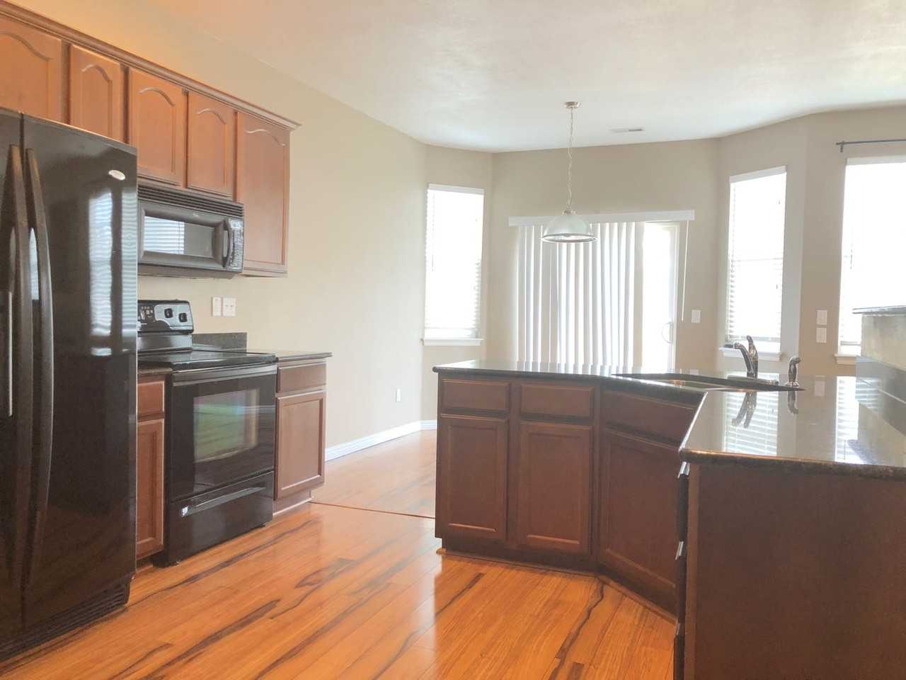 4944 W Mimosa St - Photo 7 of 13