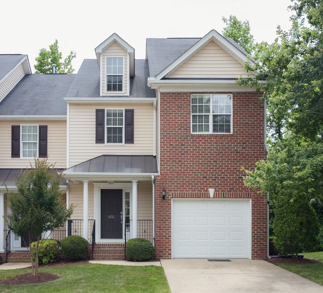 832 Saratoga Dr