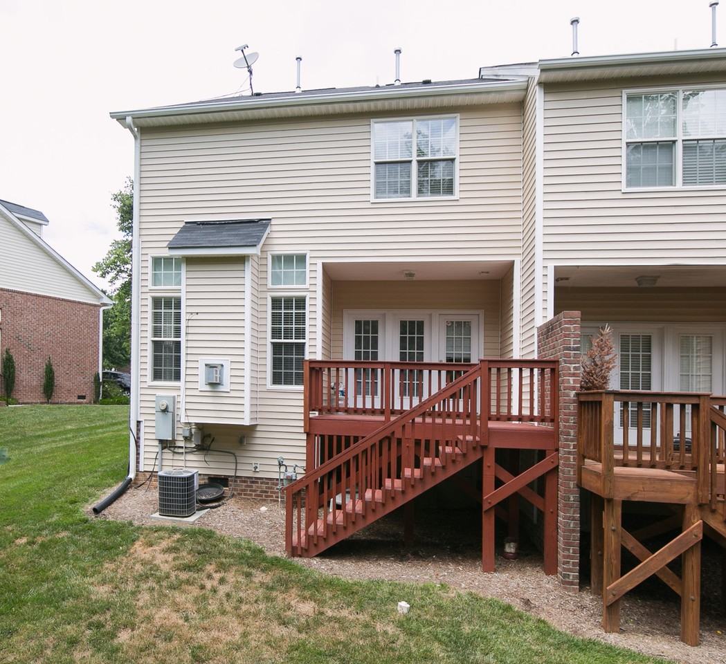 832 Saratoga Dr - Photo 2 of 16