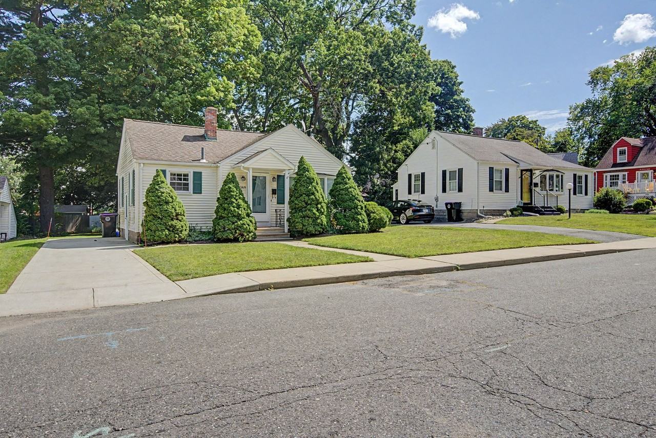 168 Sycamore St - Photo 2 of 18