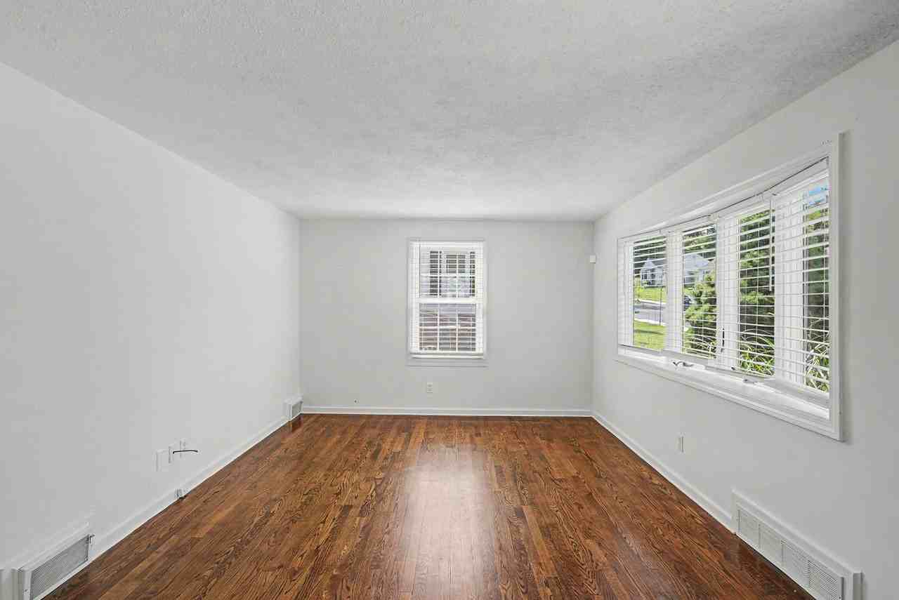 168 Sycamore St - Photo 6 of 18