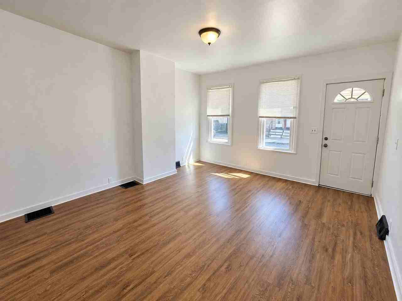 803 Anchorage St - Photo 5 of 20