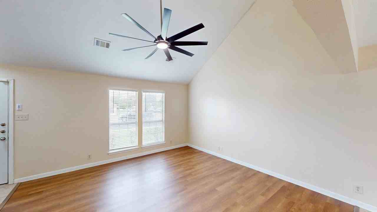 2206 Lazy Ridge Dr - Photo 7 of 31
