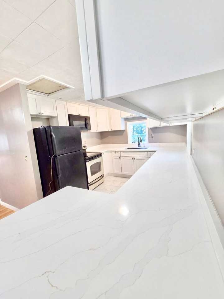 204 S Pierce Rd - Photo 4 of 32