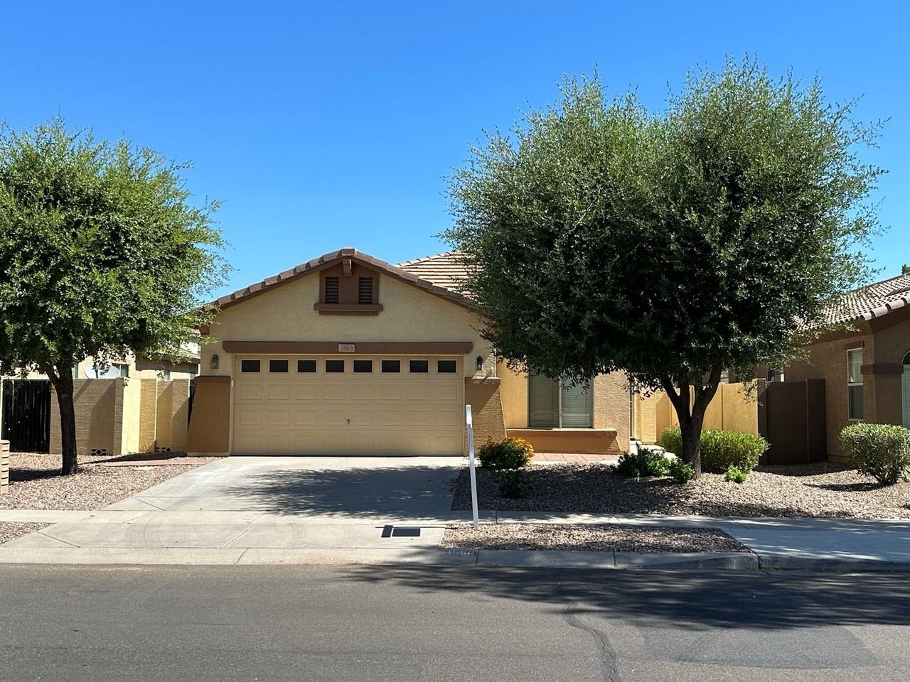 4560 E Murrieta Rd