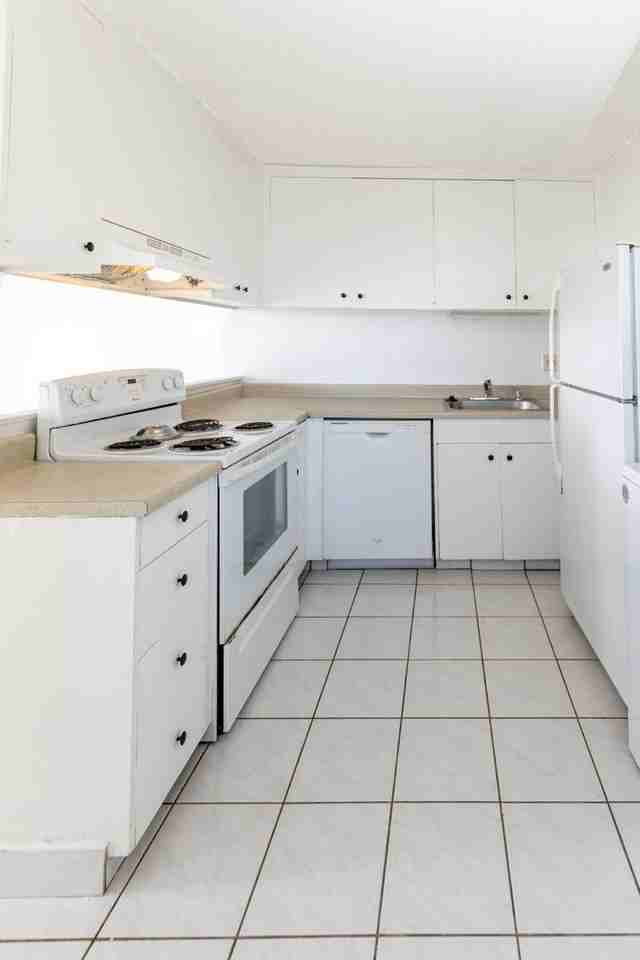 222 Liliuokalani Ave #1303 - Photo 7 of 17
