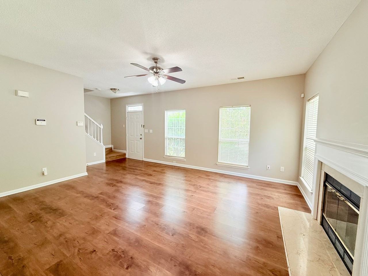 2812 Chalgrove Ln - Photo 3 of 12