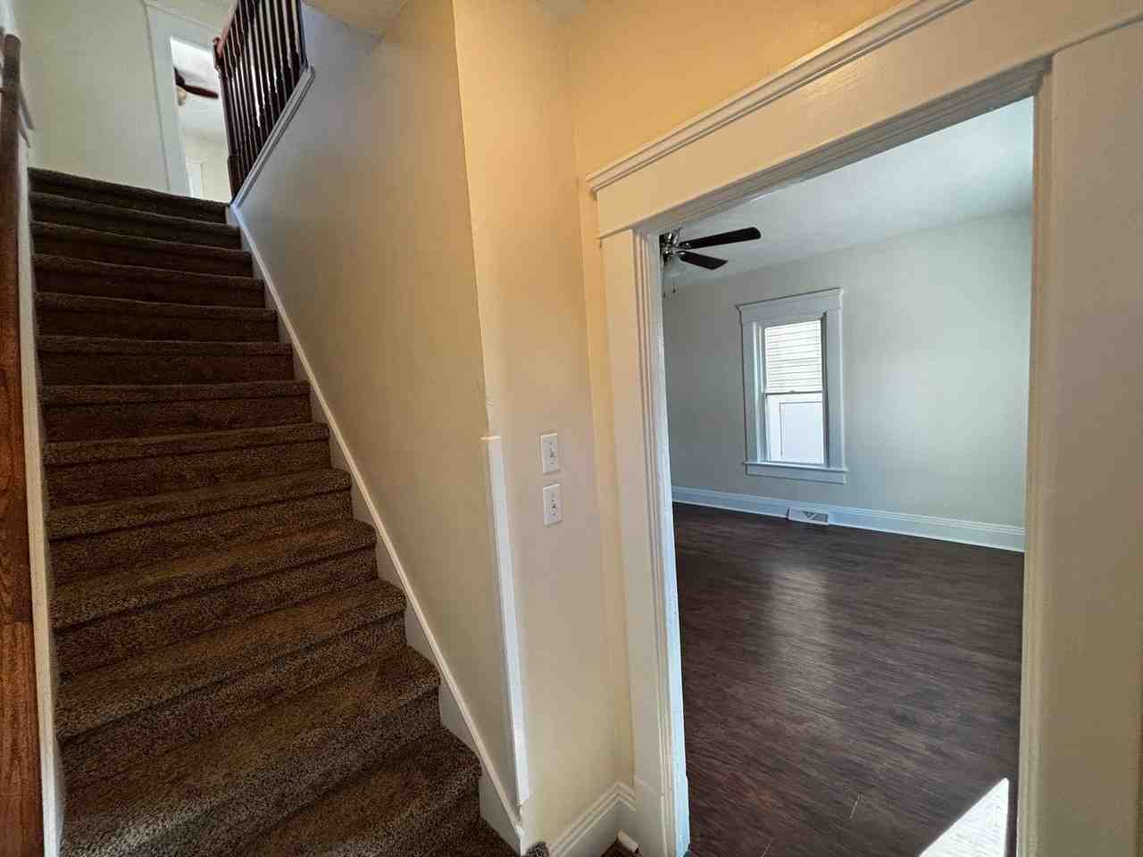 219 Jackson St - Photo 2 of 15