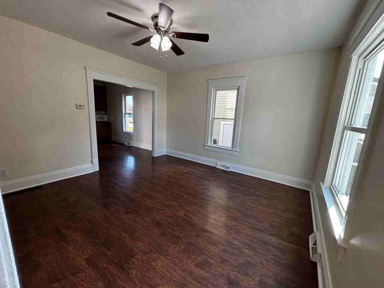 219 Jackson St - Photo 3 of 15
