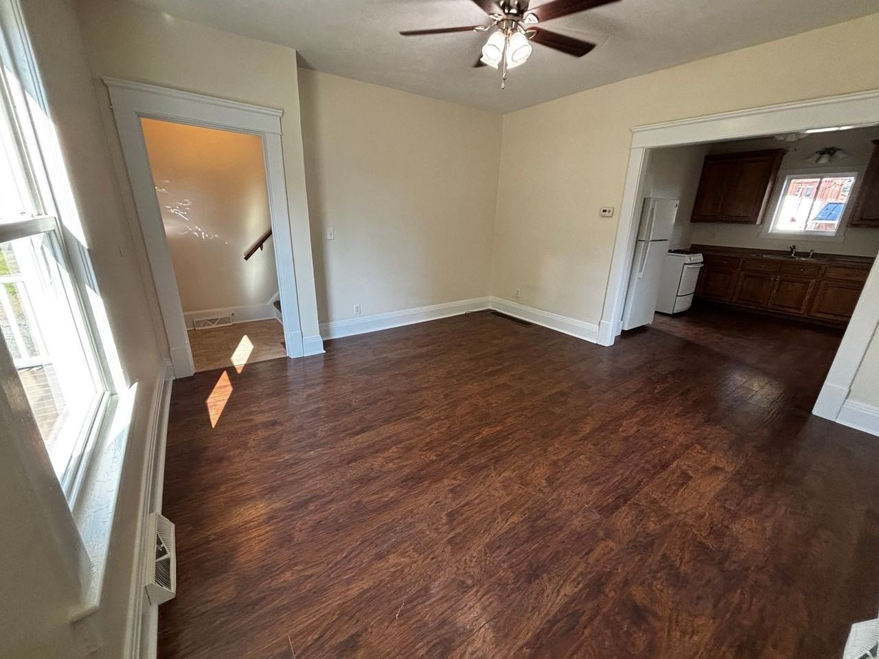 219 Jackson St - Photo 4 of 15