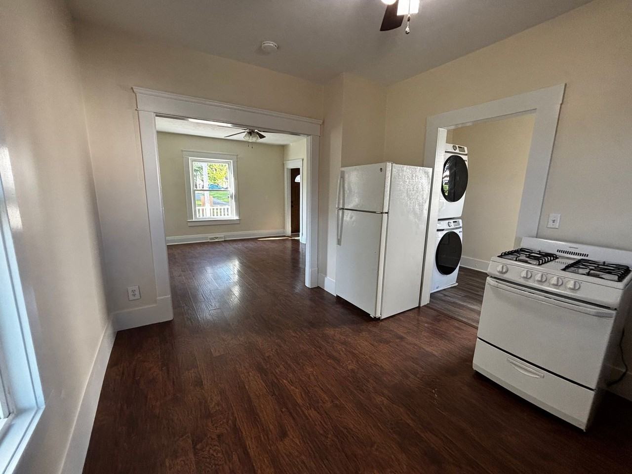 219 Jackson St - Photo 6 of 15