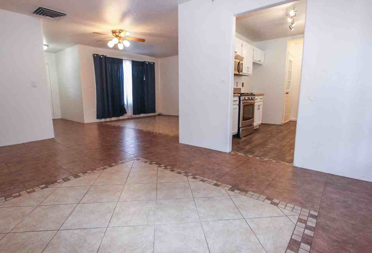 2850 N Cedar Springs Ln - Photo 4 of 18