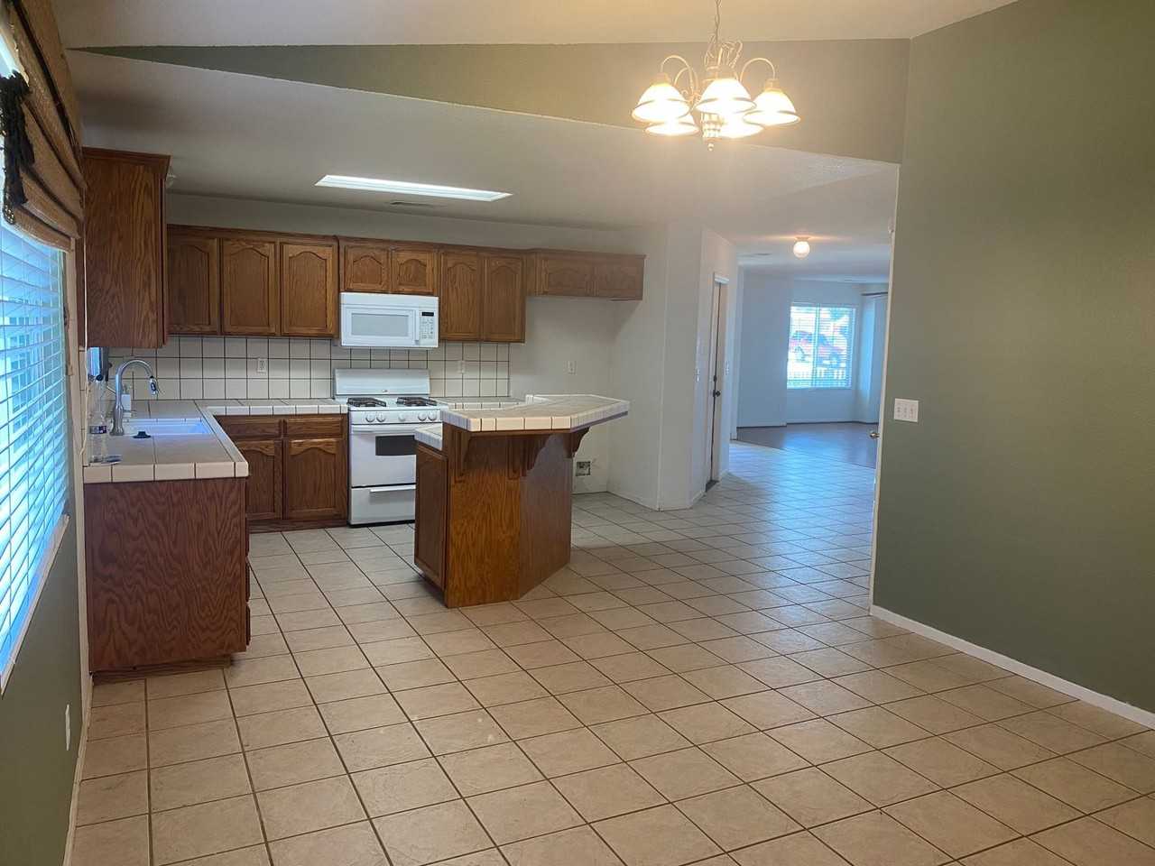1201 Hoover Way - Photo 6 of 14