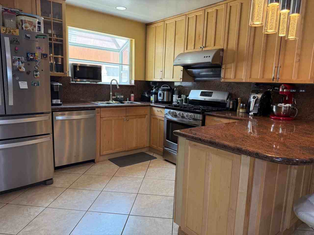 6449 Sheltondale Ave - Photo 4 of 17