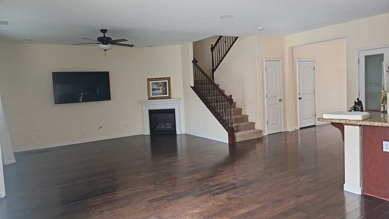2010 Angel Ridge Dr #1 - Photo 3 of 48