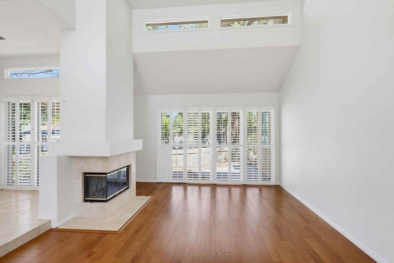 8166 Round Hills Cir - Photo 3 of 45