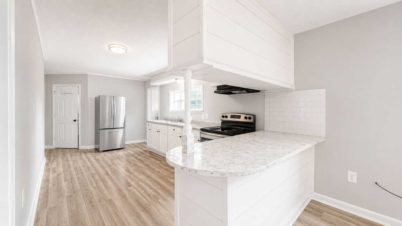 4311 Stewart St - Photo 2 of 19