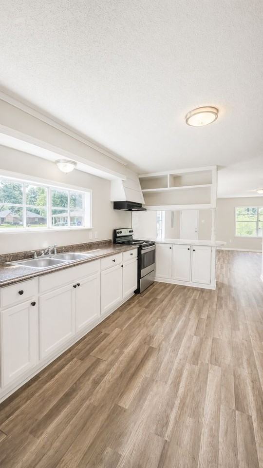 4311 Stewart St - Photo 4 of 19