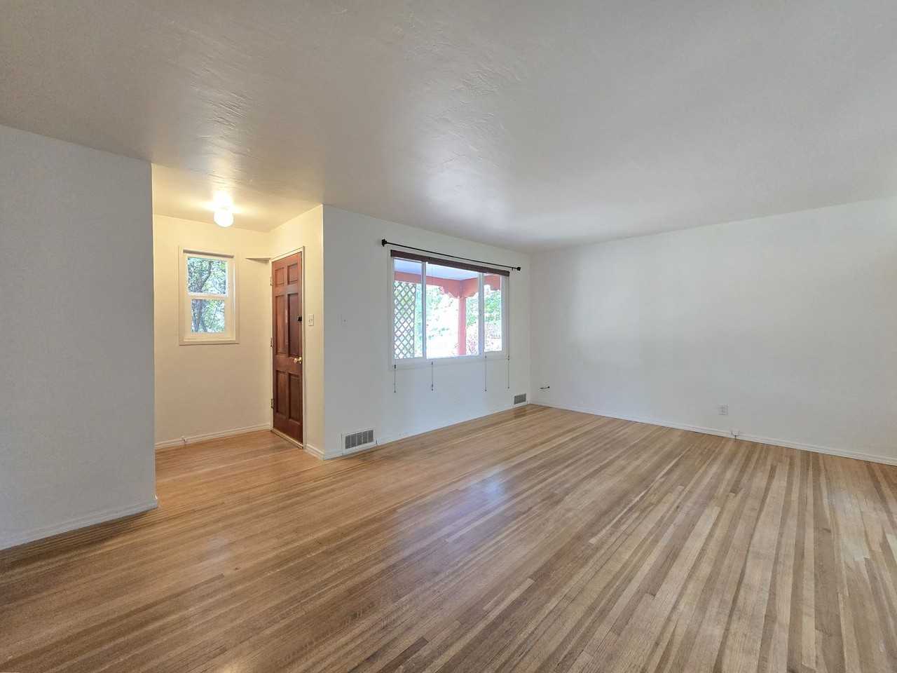 1226 Vitalia St - Photo 2 of 20