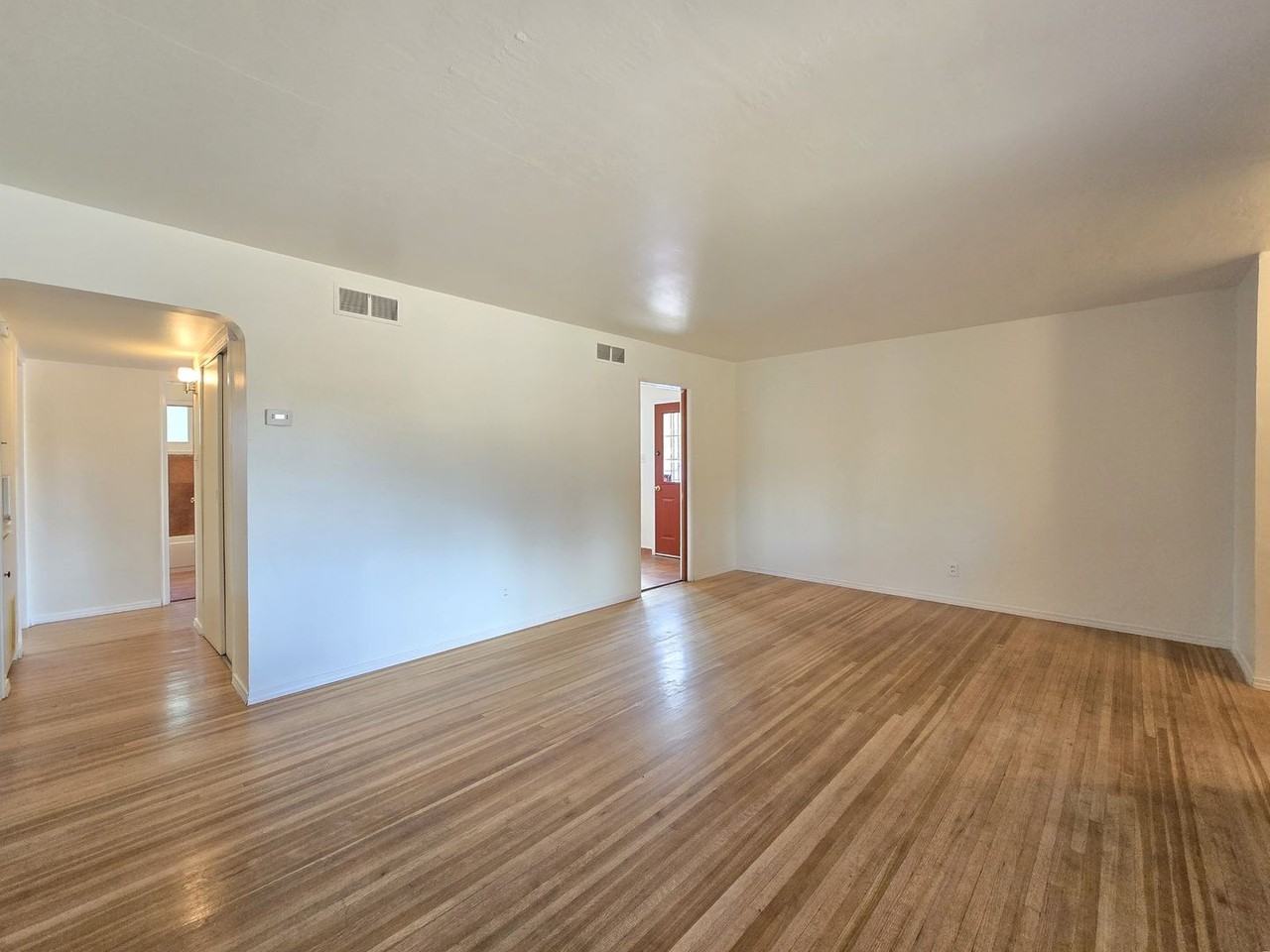 1226 Vitalia St - Photo 3 of 20