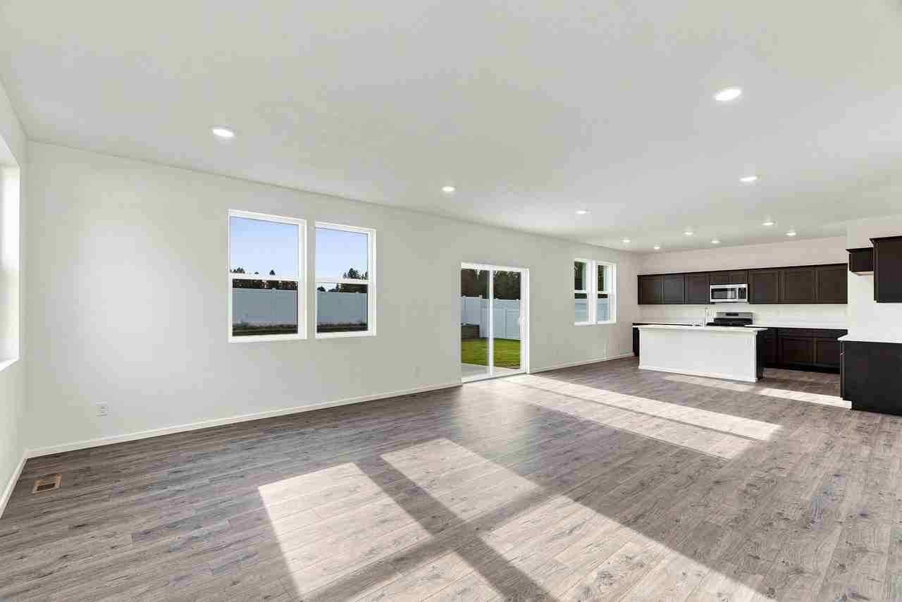 410 N Washington Ave - Photo 5 of 35