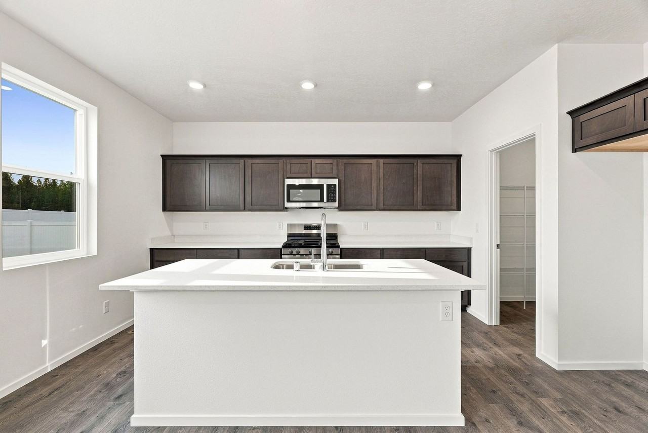 410 N Washington Ave - Photo 7 of 35