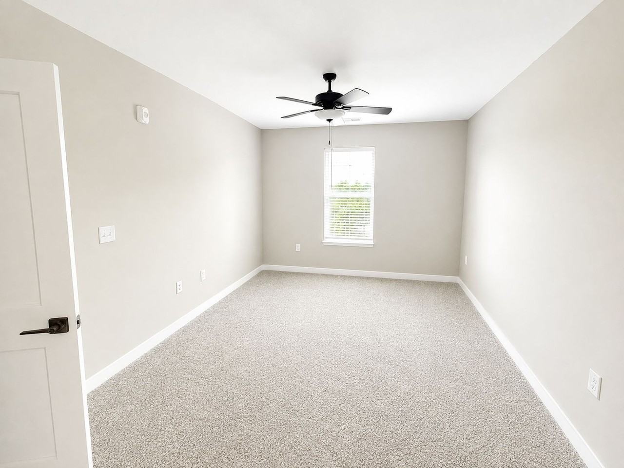 Gateway Rooftop Apartments - Photo 7 of 32