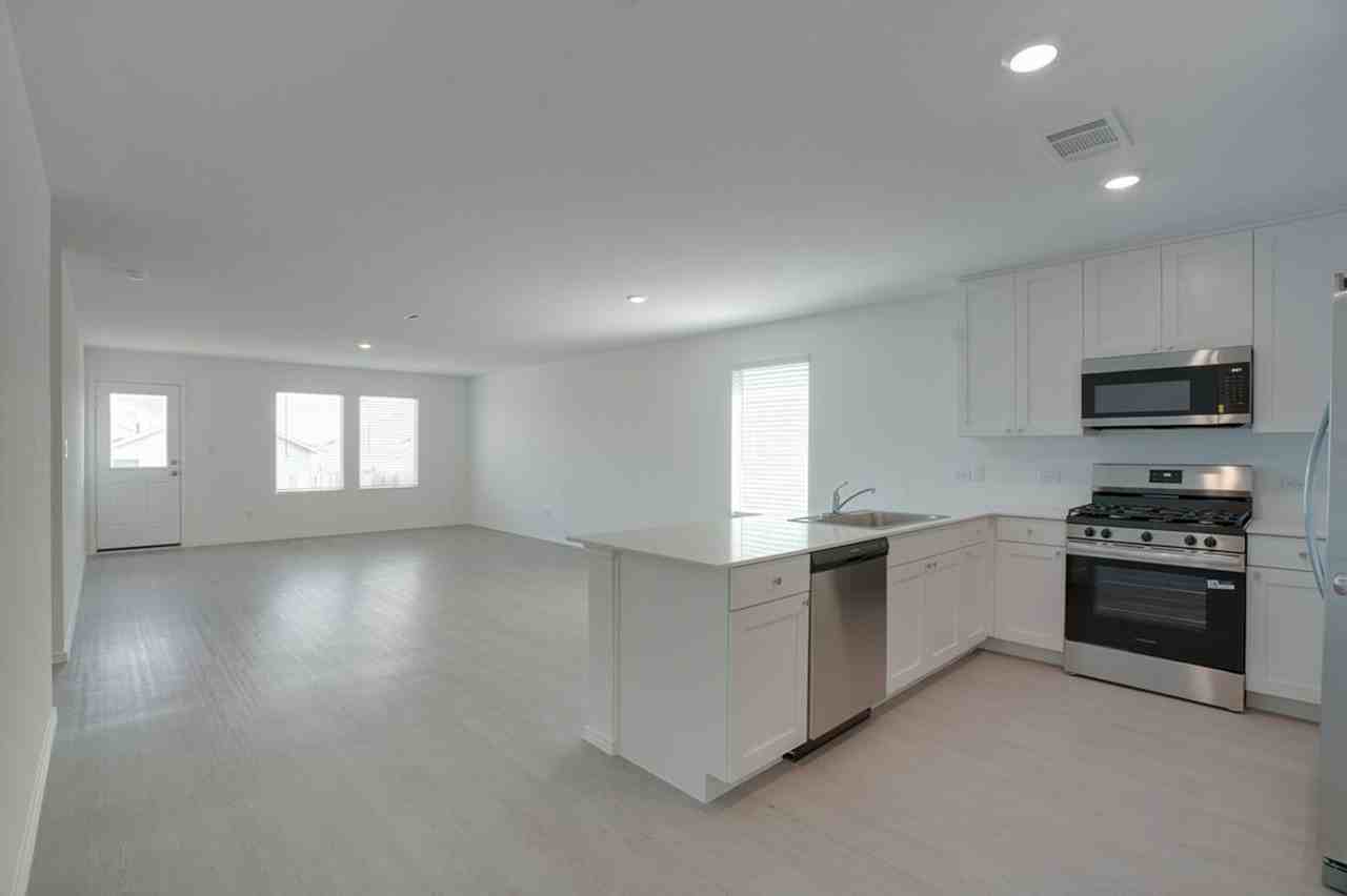 433 Whoopers Loop - Photo 3 of 20