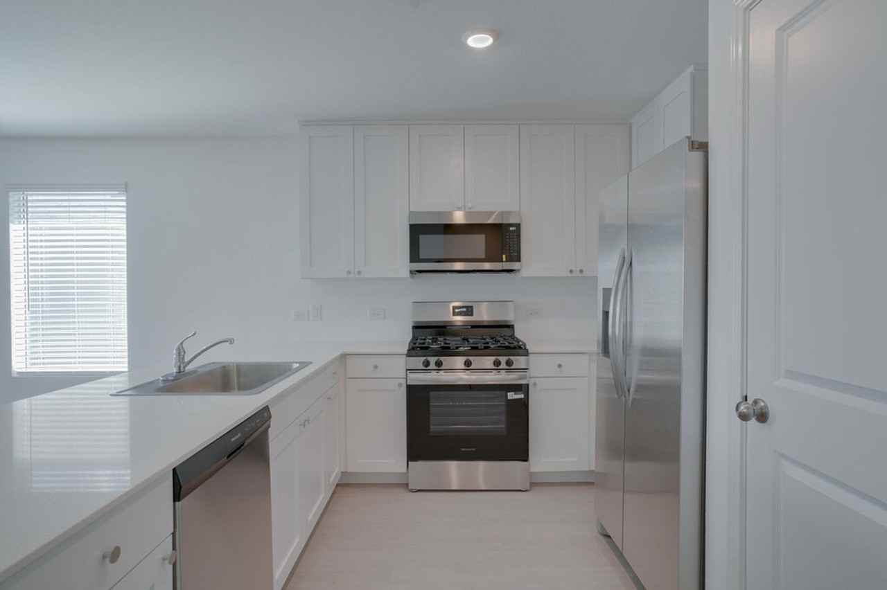 433 Whoopers Loop - Photo 4 of 20