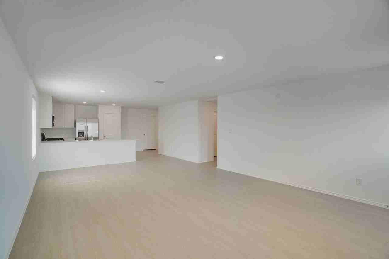 433 Whoopers Loop - Photo 7 of 20
