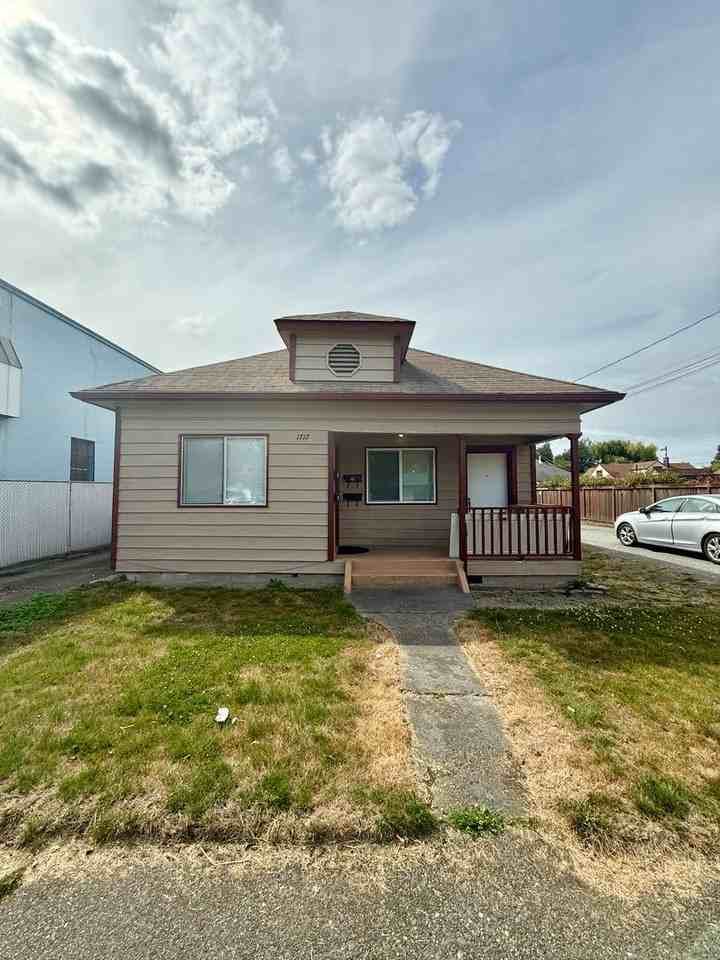 1717 S 2nd St - Photo 2 of 3