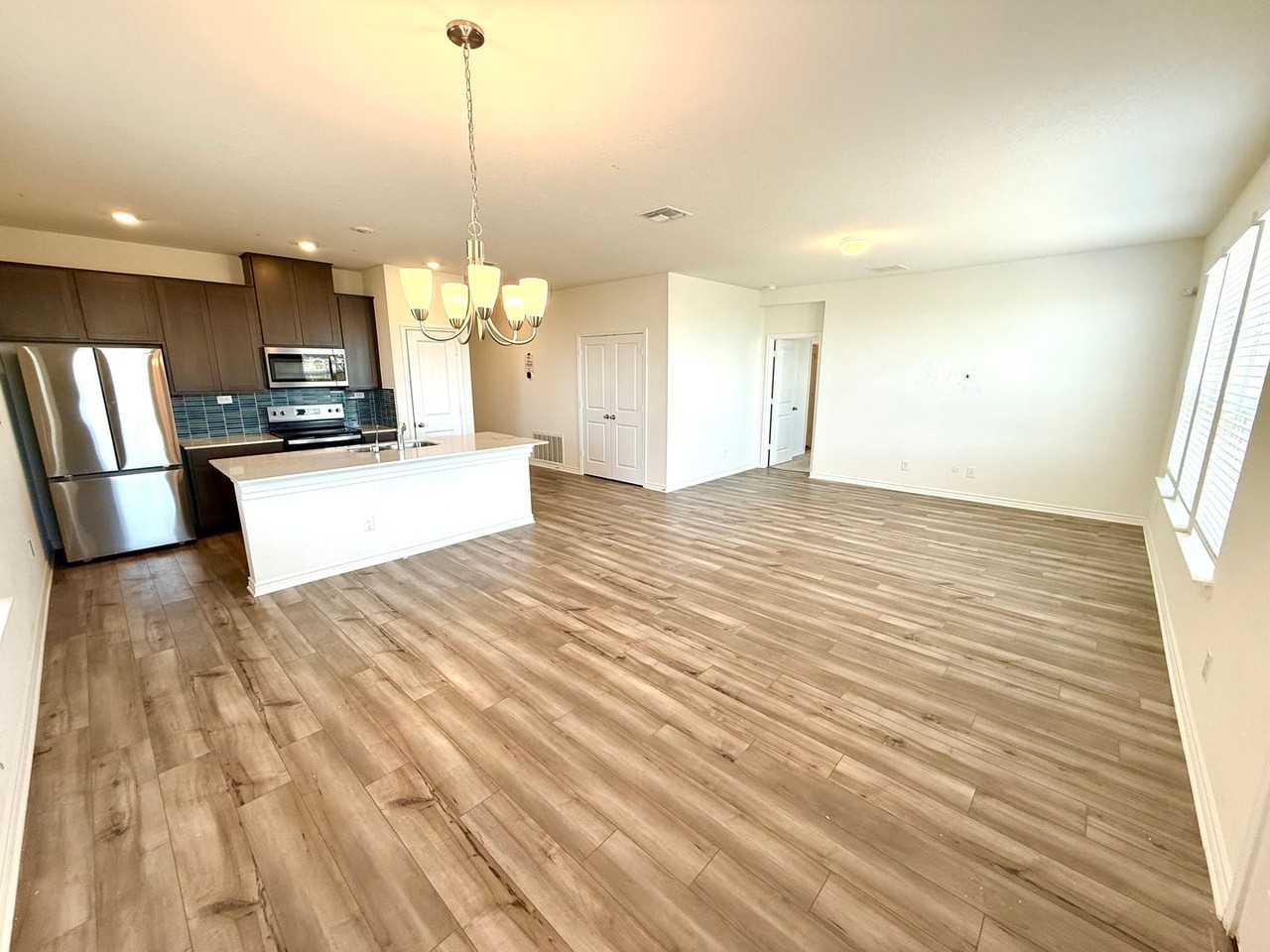 2519 Chronos Dr - Photo 3 of 20