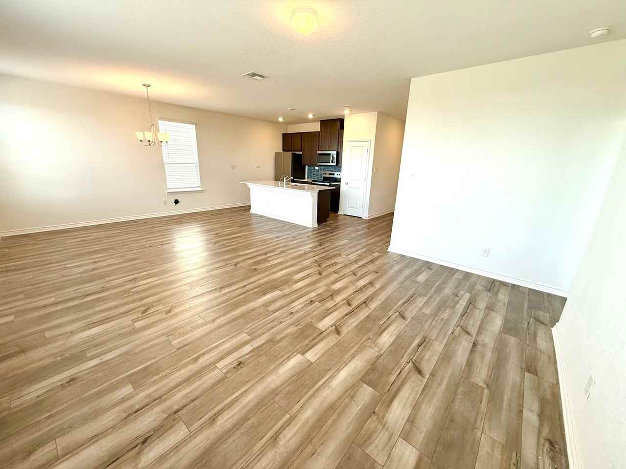 2519 Chronos Dr - Photo 4 of 20