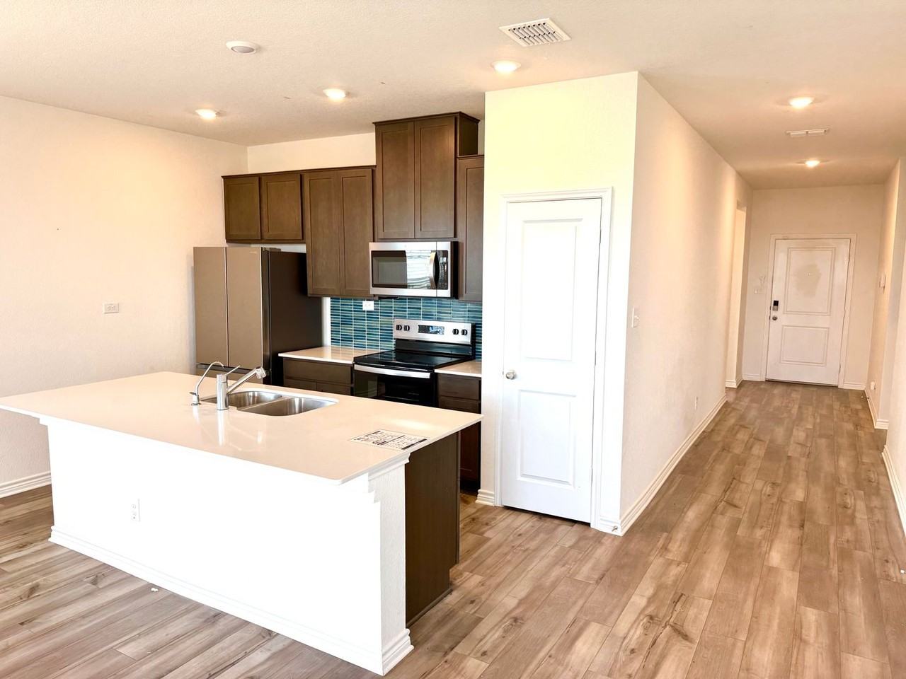 2519 Chronos Dr - Photo 5 of 20