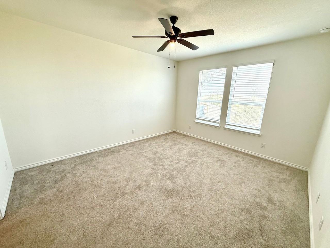 2519 Chronos Dr - Photo 7 of 20