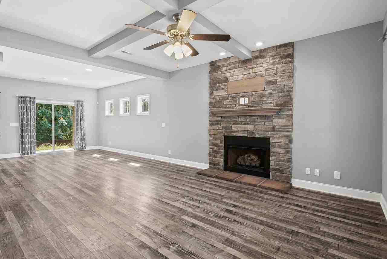 1188 Eagles Bluff Dr - Photo 6 of 37