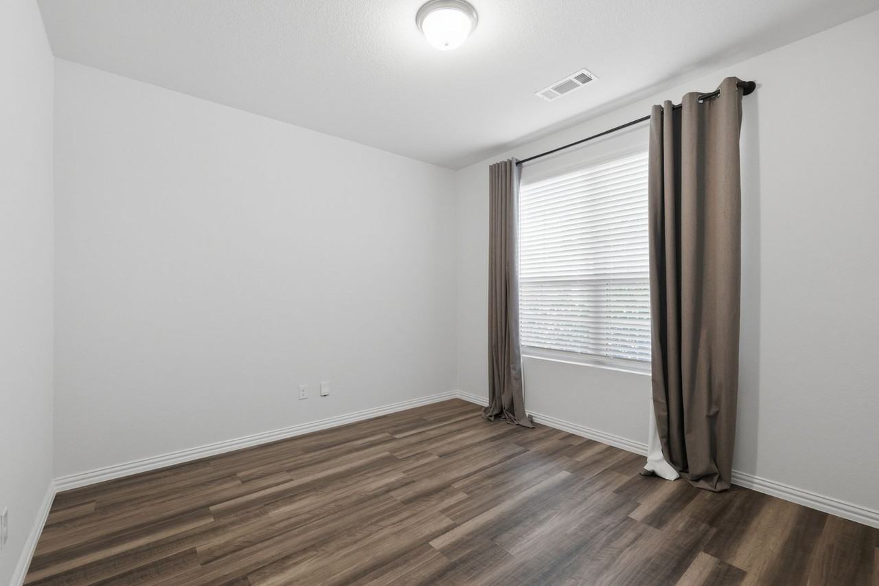 1620 Berry Ridge Trl - Photo 7 of 20