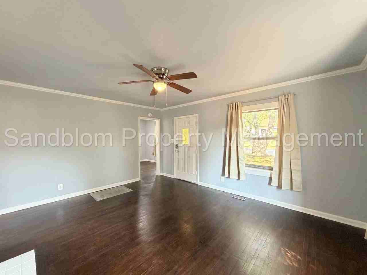 3808 E 22nd St - Photo 4 of 15