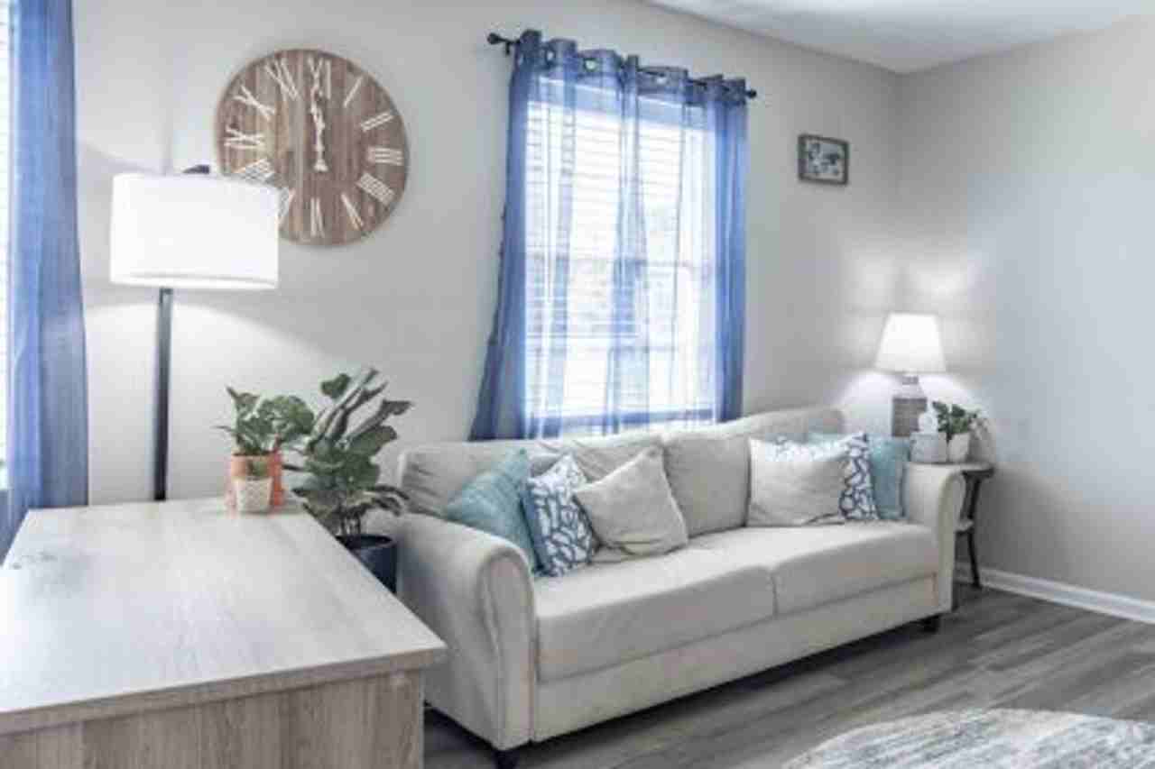 510 Yorkshire St - Photo 3 of 25