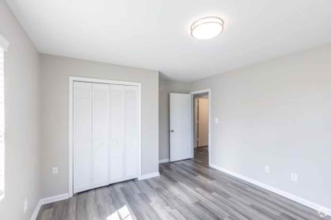 510 Yorkshire St - Photo 5 of 25
