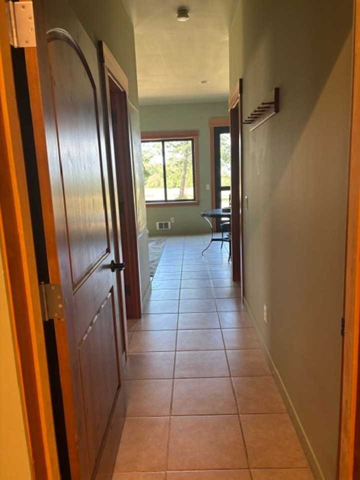 193 Montrose Pl - Photo 6 of 12