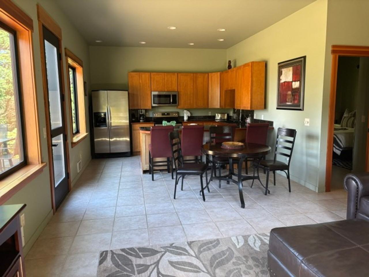 193 Montrose Pl - Photo 2 of 12