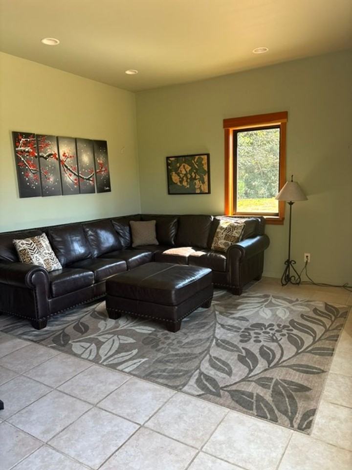 193 Montrose Pl - Photo 4 of 12