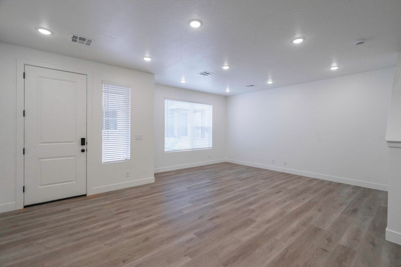 907 W Bright Ridge Cv - Photo 5 of 50