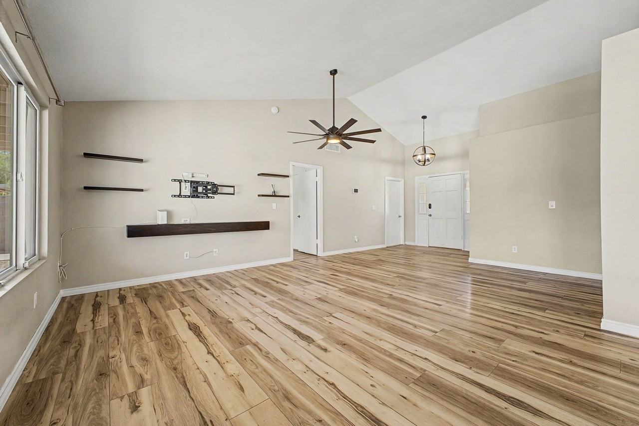 20615 N 4th Ave - Photo 5 of 32