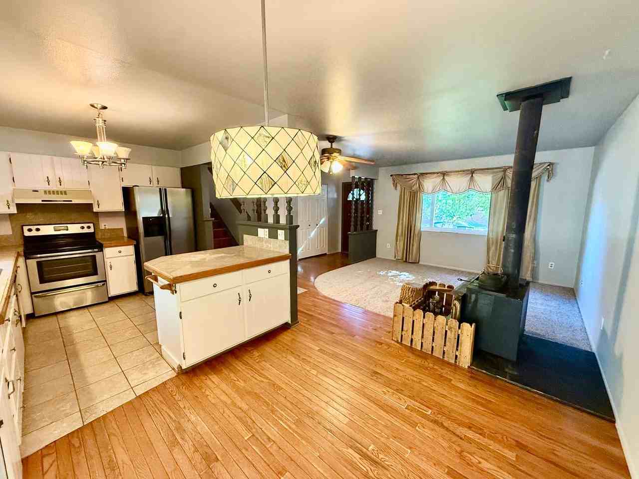2136 Springfield Ct - Photo 7 of 25