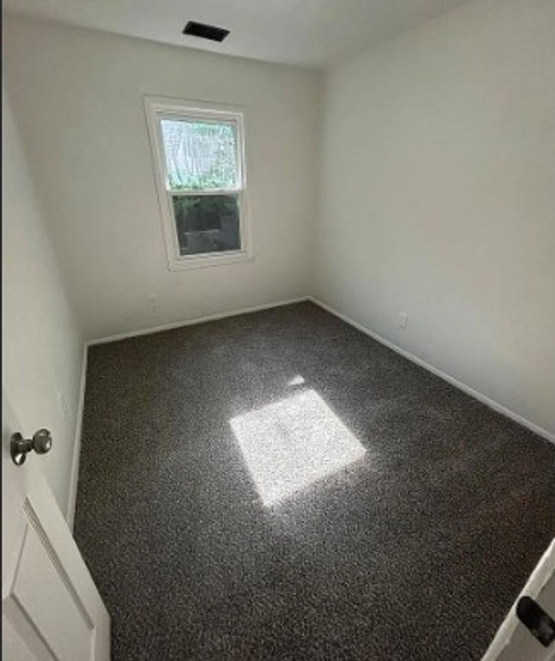 40 Saint Gregory Dr - Photo 5 of 9