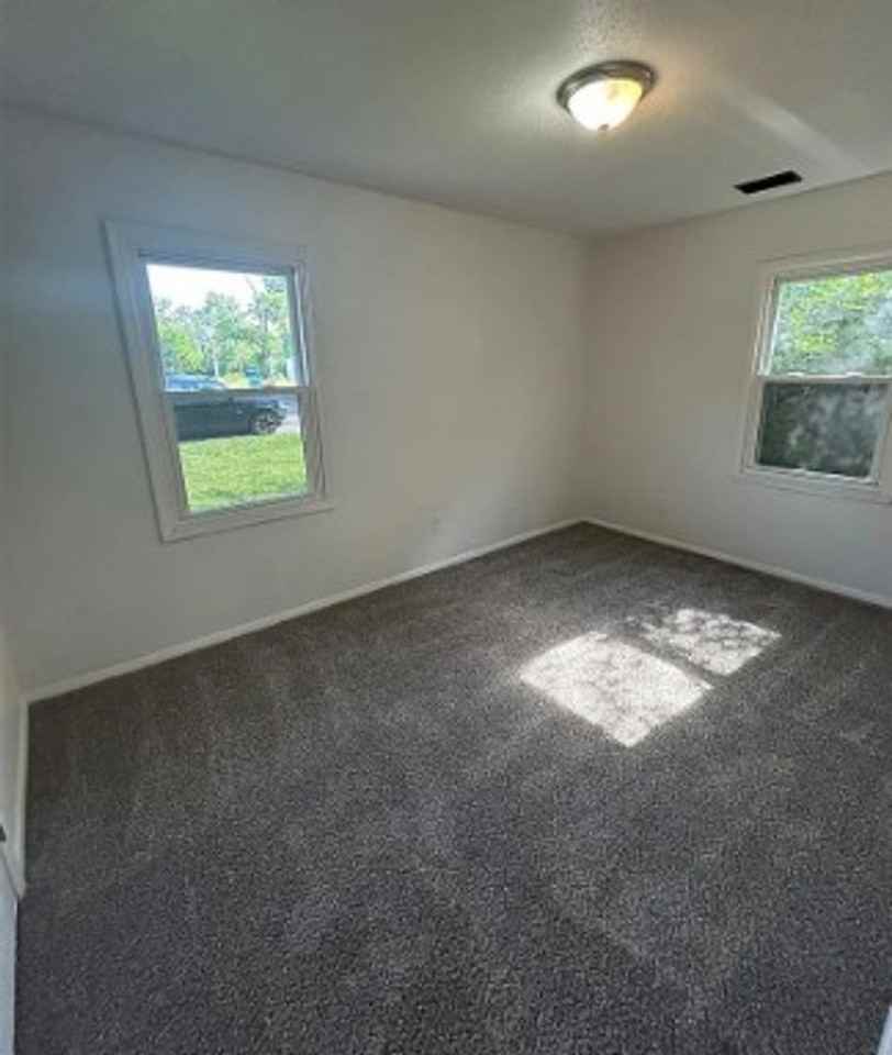40 Saint Gregory Dr - Photo 6 of 9